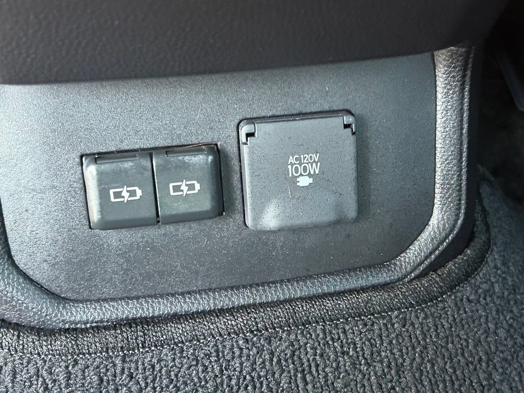 Certified 2026 Toyota Highlander Platinum AWD/4WD image 25