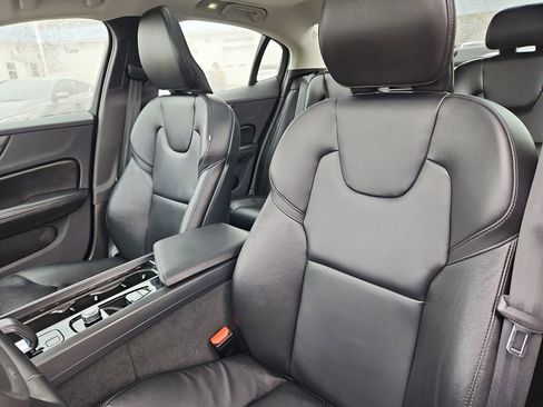 Used 2024 Volvo S60 B5 Core image 21