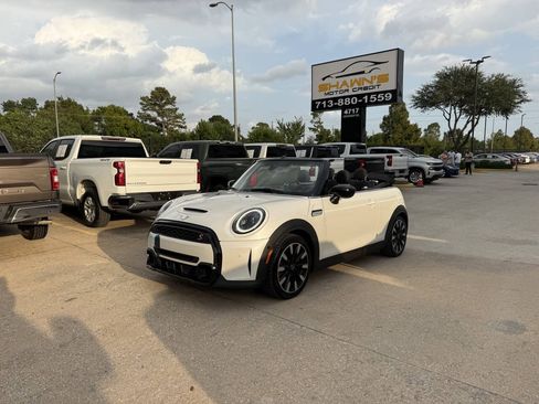 Used 2024 MINI Cooper S w/ Seaside Edition FWD image 5