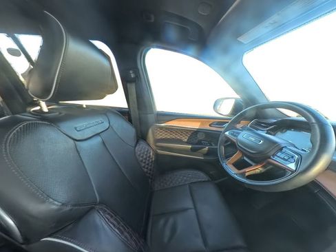 Certified 2023 Jeep Grand Cherokee Summit image 29