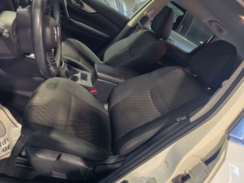 Used 2020 Nissan Rogue S FWD image 6