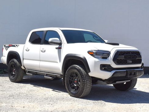 Used 2023 Toyota Tacoma TRD Off-Road w/ TRD Premium Off Road Package AWD/4WD image 1
