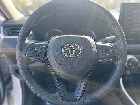 Used 2020 Toyota RAV4 XLE image 21