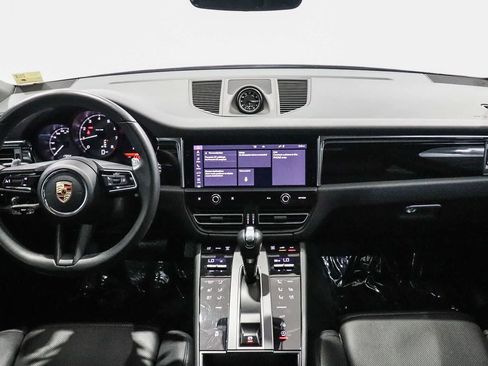Used 2024 Porsche Macan AWD/4WD image 13