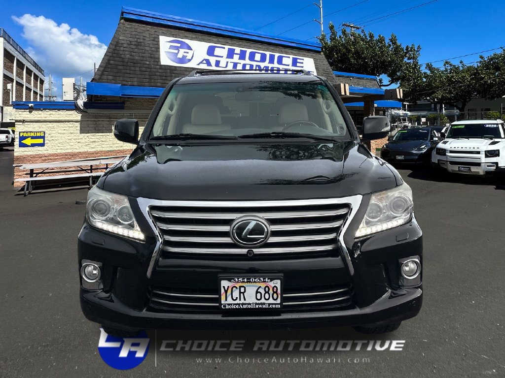 Used 2013 Lexus LX 570 4WD w/ Luxury Pkg w/Pre-crash image 11