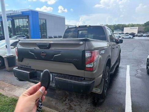 Used 2021 Nissan Titan PRO-4X w/ Pro-4x Utility Package AWD/4WD image 6