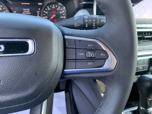 Used 2023 Jeep Compass Latitude AWD/4WD image 28