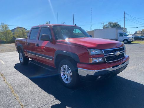 Used 2006 Chevrolet Silverado 1500 LT w/ Onstar Plus Package image 3
