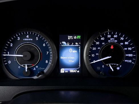 Used 2018 Toyota Sienna XLE w/ XLE Navigation Package FWD image 30