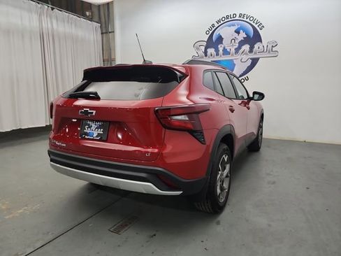 New 2026 Chevrolet Trax LT w/ Driver Confidence Package image 8