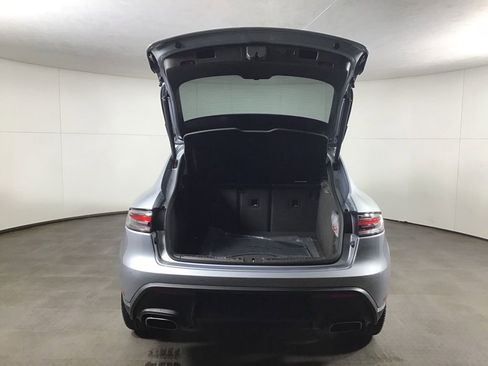 Certified 2026 Porsche Macan AWD/4WD image 17