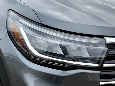 New 2025 Ford Explorer Active w/ Active Comfort Package image 34