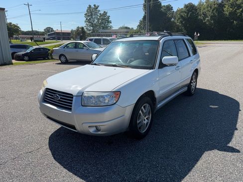 Used 2006 Subaru Forester 2.5X L.L. Bean AWD/4WD image 2