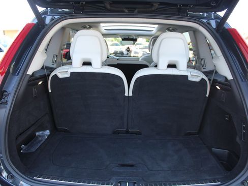 Used 2017 Volvo XC90 T6 Momentum w/ Vision Package image 37