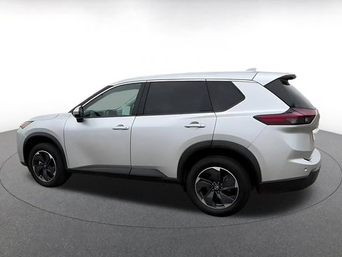 Used 2025 Nissan Rogue SV FWD image 10