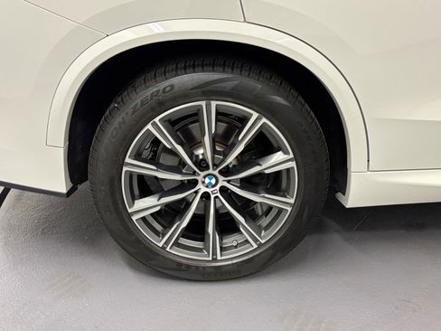 Used 2023 BMW X5 xDrive40i w/ M Sport Package AWD/4WD image 6