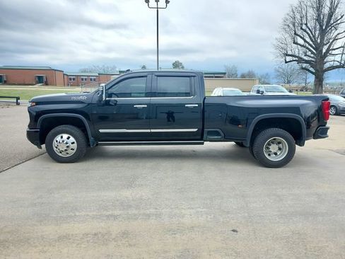 Used 2024 Chevrolet Silverado 3500 High Country w/ Technology Package image 4