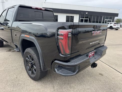 Used 2025 GMC Sierra 2500 AT4 AWD/4WD image 8