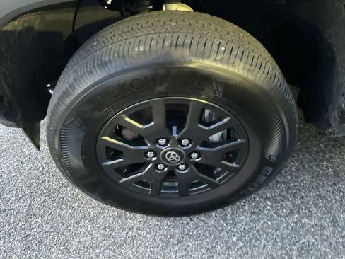 Used 2025 Toyota 4Runner SR5 image 5