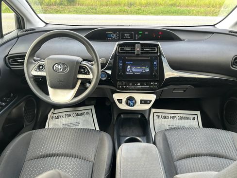 Used 2017 Toyota Prius Four FWD image 13