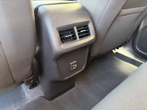 Used 2024 Chevrolet Equinox LT image 22