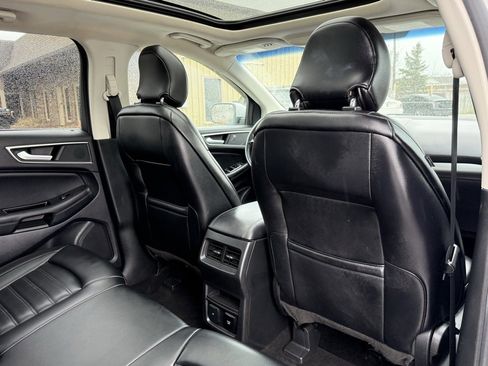 Used 2019 Ford Edge SEL w/ Equipment Group 201A image 21