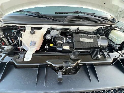 Used 2016 Chevrolet Express 2500 RWD image 19