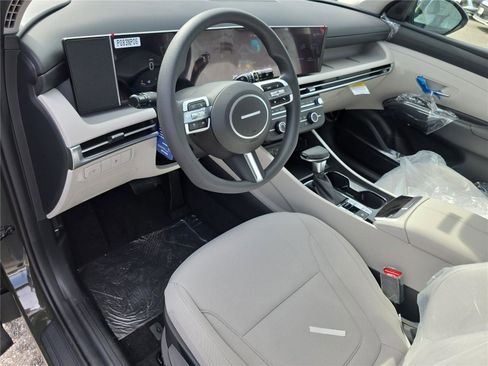New 2026 Hyundai Tucson SE image 4