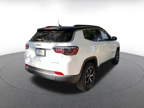 Used 2025 Jeep Compass Limited image 7