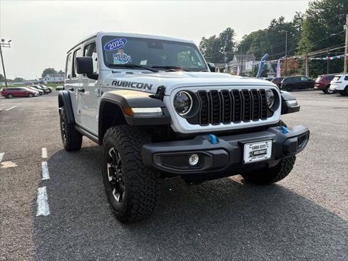 Certified 2025 Jeep Wrangler Unlimited Rubicon 4xe w/ Convenience Group AWD/4WD image 14