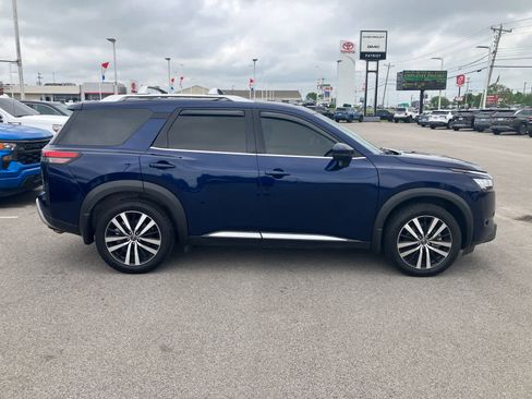 Used 2024 Nissan Pathfinder Platinum AWD/4WD image 8
