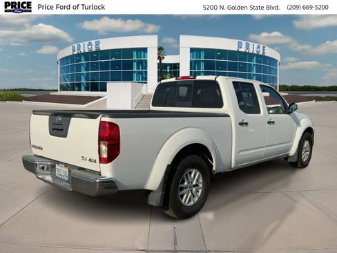 Used 2019 Nissan Frontier SV image 5