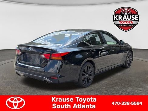 Used 2022 Nissan Altima 2.5 SR w/ Midnight Edition Package FWD image 8