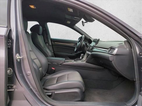 Used 2005 Chevrolet Corvette Coupe w/ Preferred Equipment Group image 19