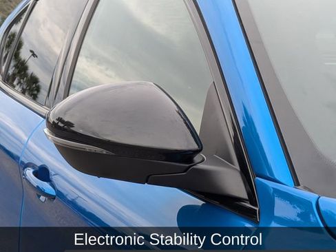 Used 2024 Alfa Romeo Stelvio Veloce image 13