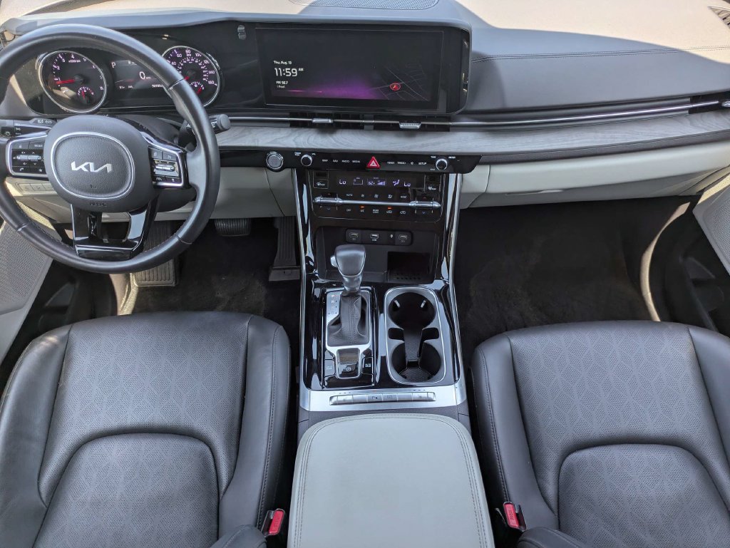 Used 2024 Kia Carnival EX FWD image 22