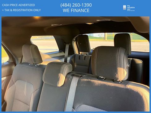 Used 2017 Ford Explorer XLT image 14