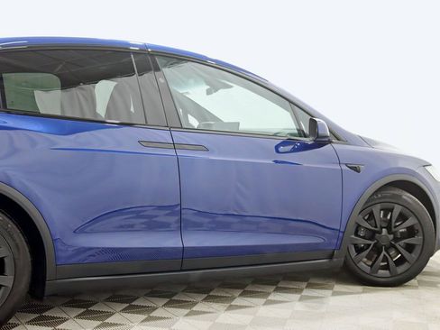Used 2022 Tesla Model X image 10