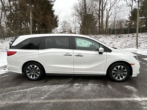 Used 2024 Honda Odyssey EX-L image 3