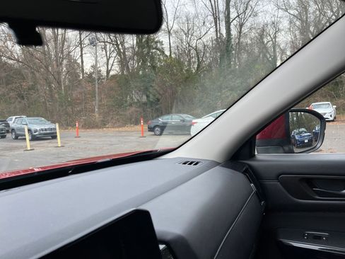 Used 2025 Nissan Pathfinder SV image 37