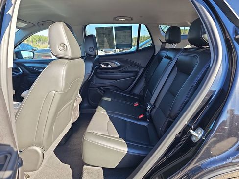 Used 2024 GMC Terrain SLT image 18