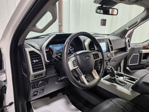 Used 2019 Ford F150 Lariat w/ Equipment Group 502A Luxury AWD/4WD image 11