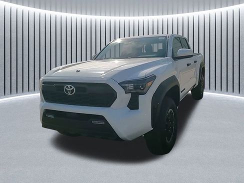 Used 2025 Toyota Tacoma TRD Off-Road image 17