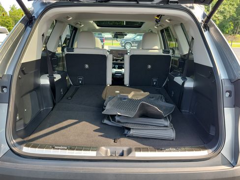 Certified 2025 Toyota Grand Highlander AWD Hybrid image 10
