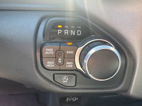Used 2021 RAM 1500 Big Horn AWD/4WD image 25