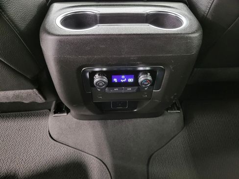 Used 2025 GMC Yukon XL Denali image 23