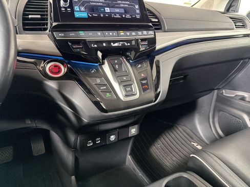 Used 2025 Honda Odyssey Touring image 16