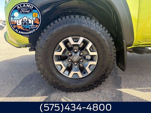 Used 2023 Toyota Tacoma TRD Off-Road w/ Technology Package AWD/4WD image 26
