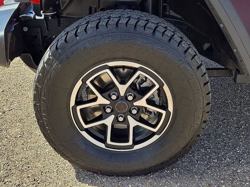 Used 2025 Jeep Wrangler Unlimited Rubicon AWD/4WD image 10