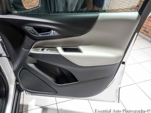 Used 2021 Chevrolet Equinox LS w/ LS Convenience Package FWD image 27